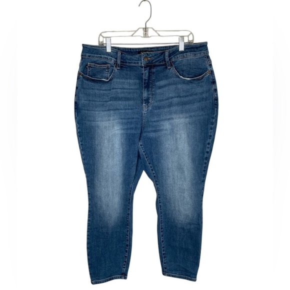 Judy Blue High Rise Boyfriend Fit Jeans Size 14W Style JB88270 - Picture 1 of 8